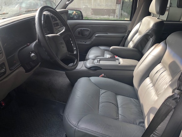 GMC Suburban - immagine 4