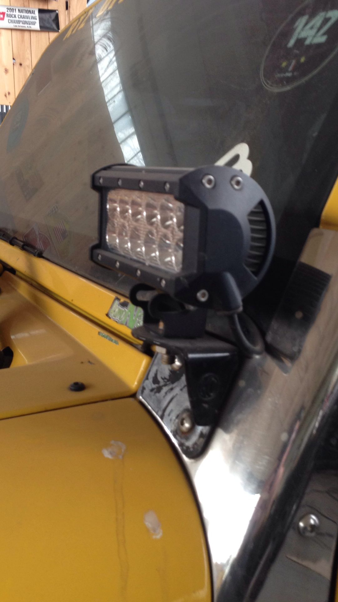 Staffe Parabrezza per Fari LED - immagine 2