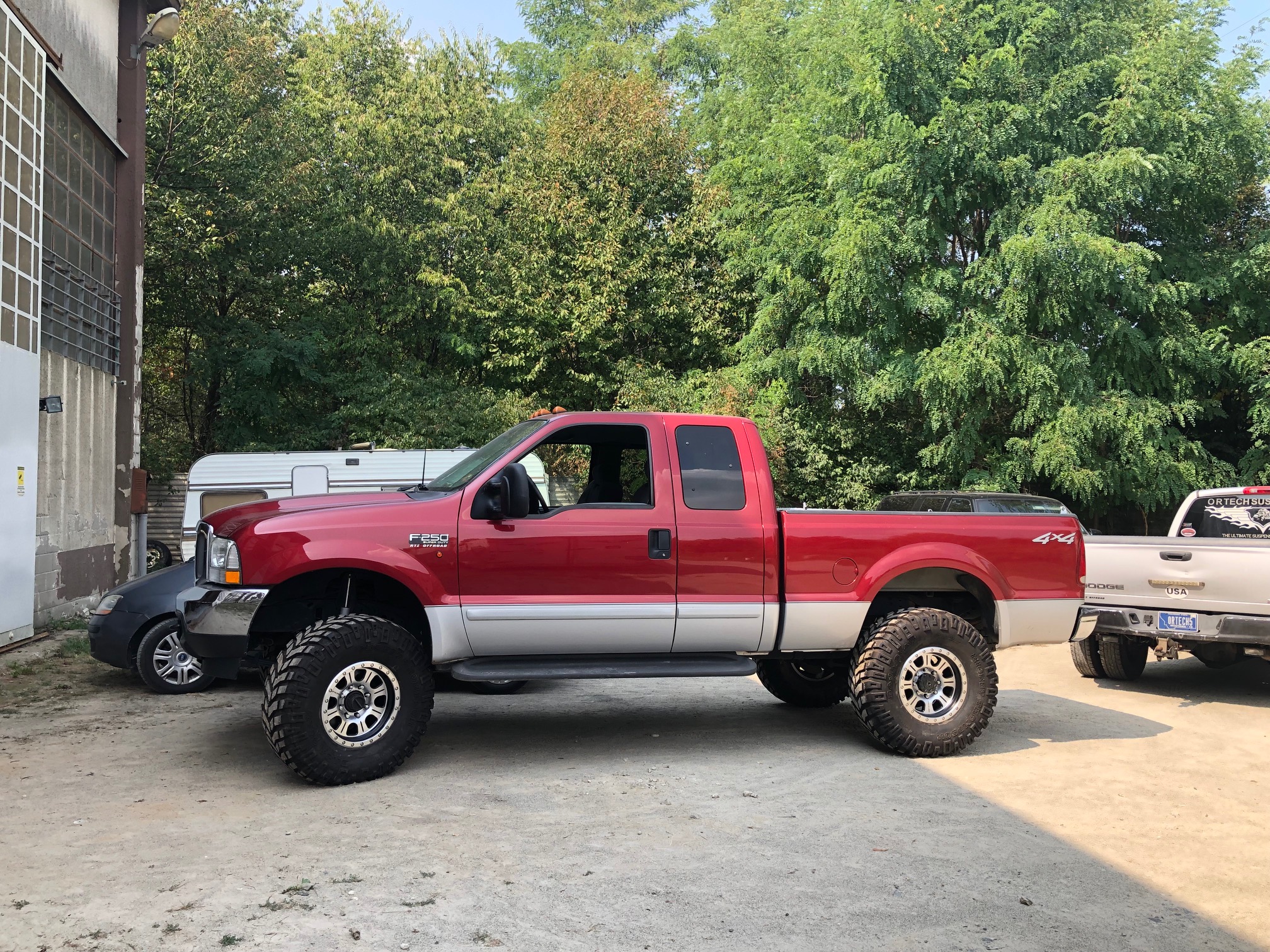 F250 SuperDuty Allestimento Omologato con 37" - immagine 2